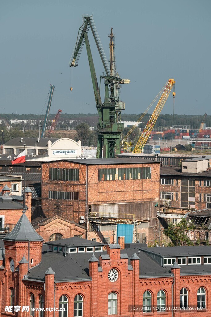 港口城市建筑与起重设备