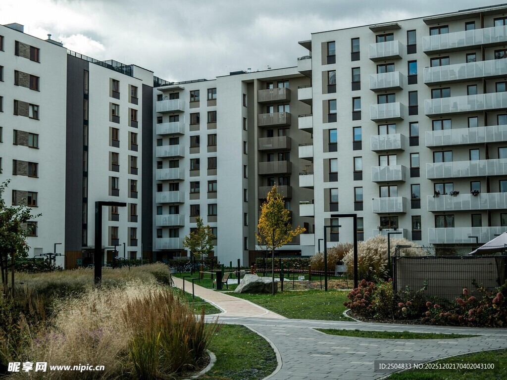 现代高层公寓周边景观