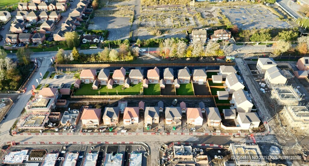 俯瞰整齐排列的住宅区