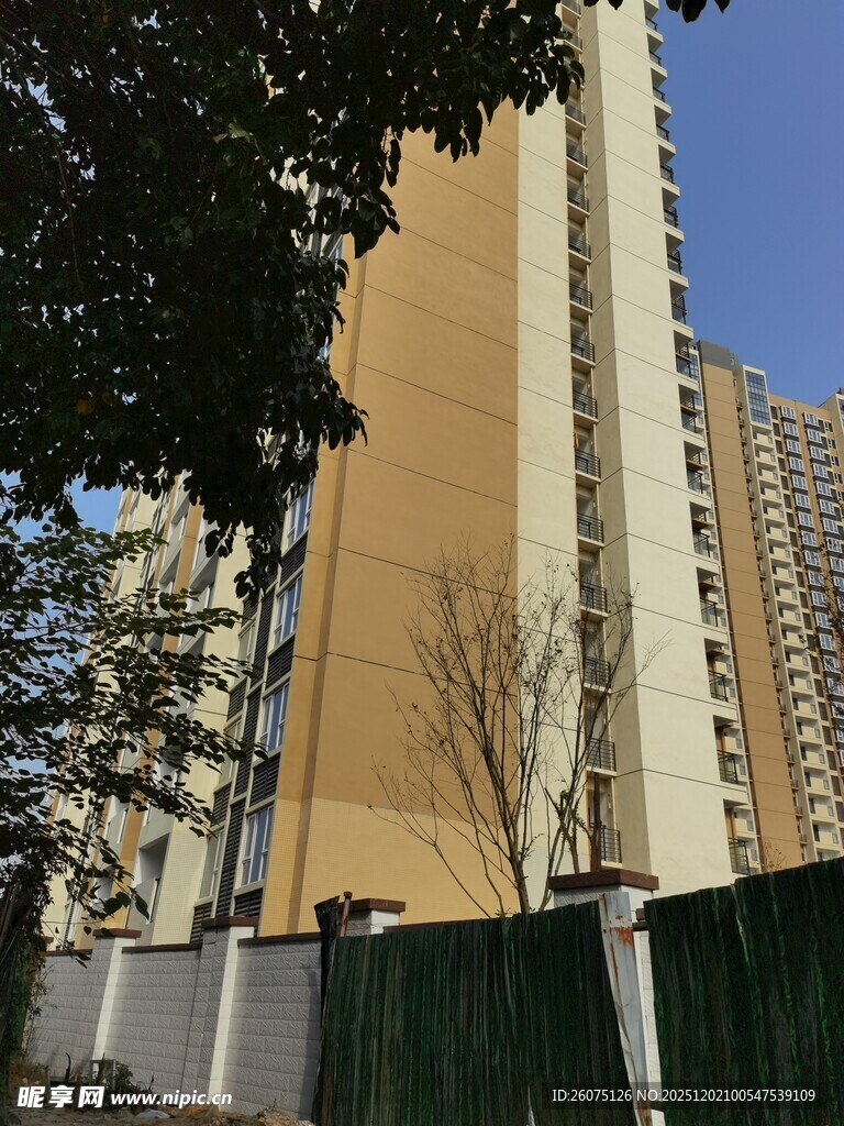 高层住宅楼外观景色