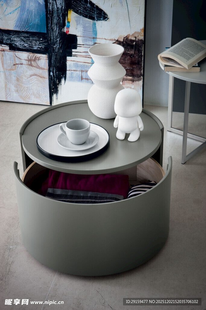 现代简约风圆形茶几摆件
