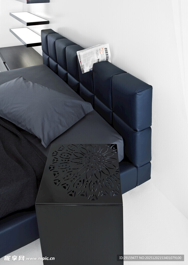深蓝色软包床具展示