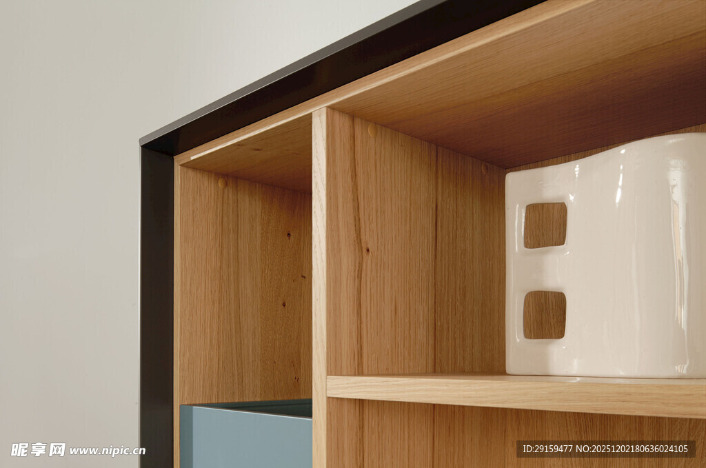 简约木质置物架内景展示