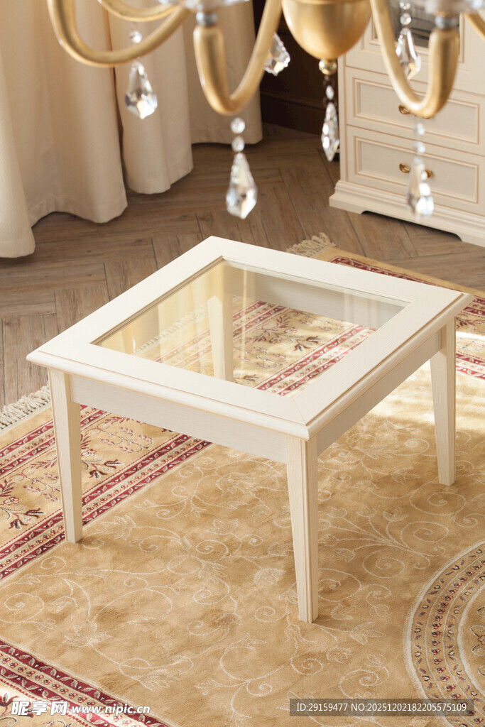 简约白色玻璃面方形茶几