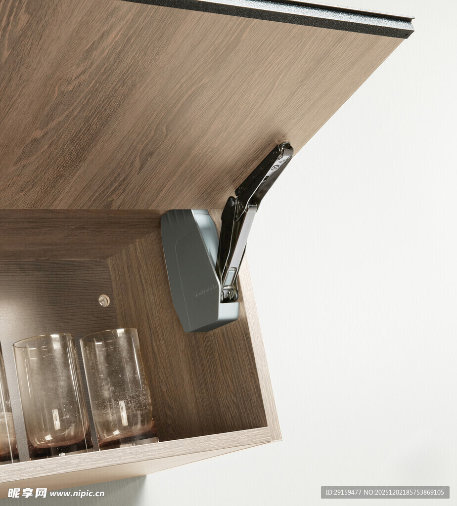 橱柜内部五金及玻璃器皿