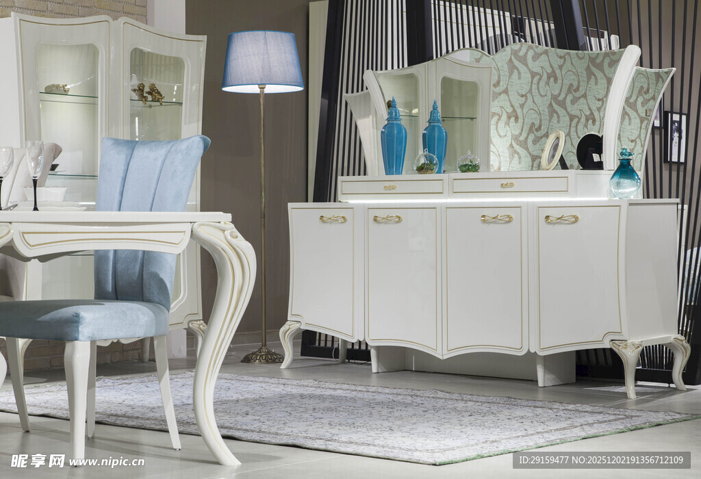 现代简约风格白色梳妆台