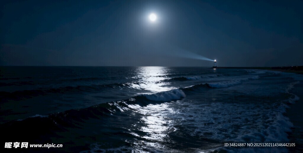 月夜下波光粼粼的海面