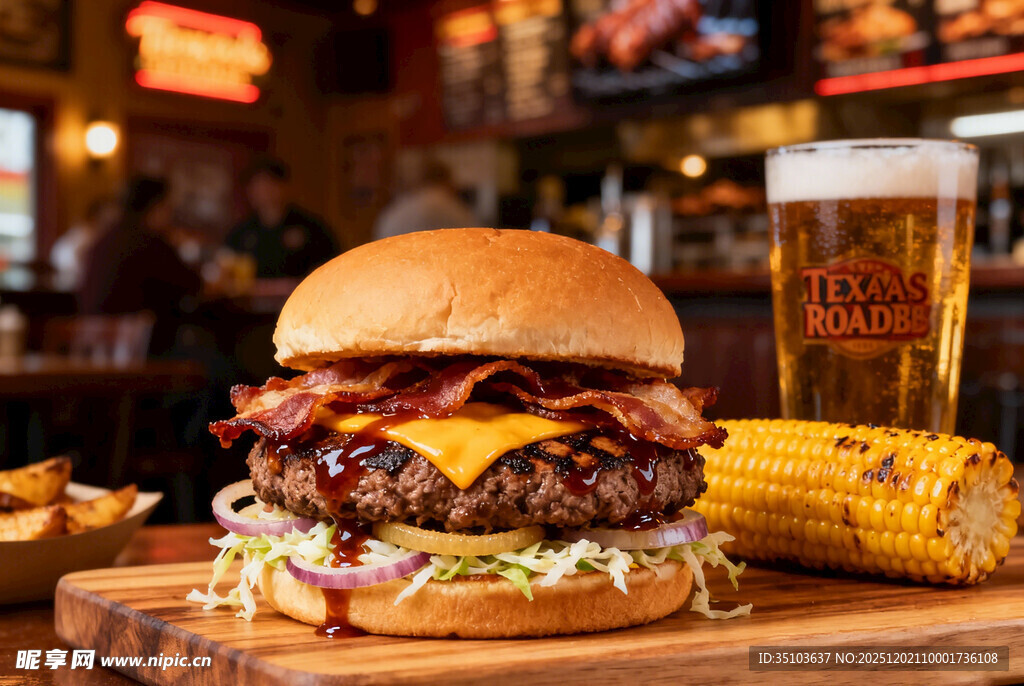 美味汉堡搭配玉米与啤酒