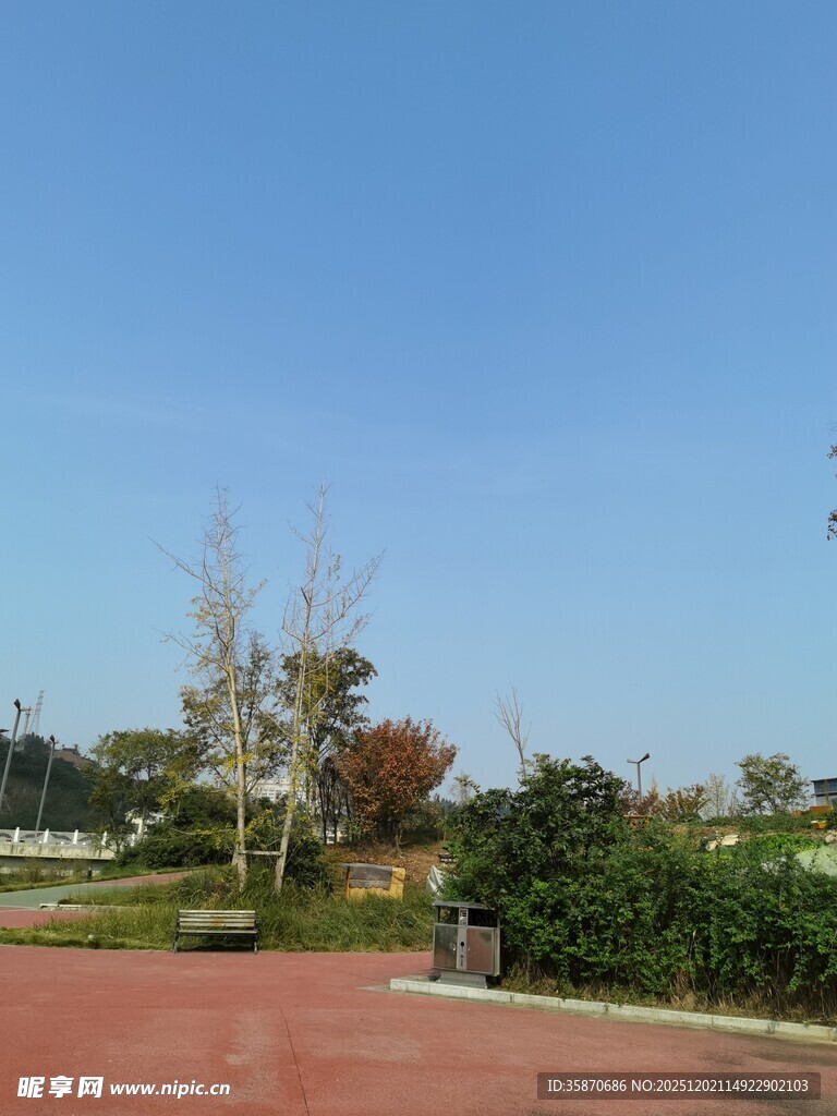 户外开阔的休闲风景地