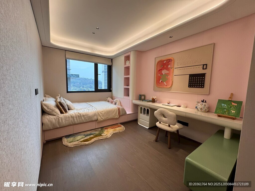 温馨粉色系儿童卧室空间