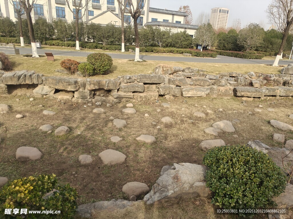 户外石景与绿植景观