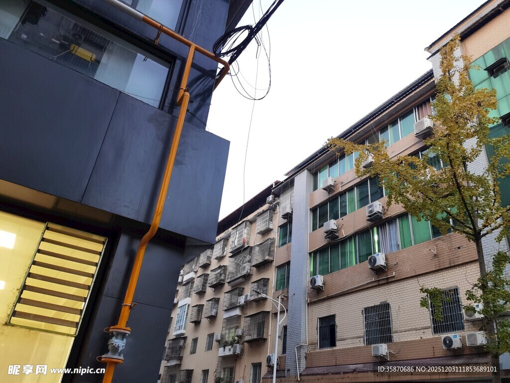 老旧居民楼外观景象