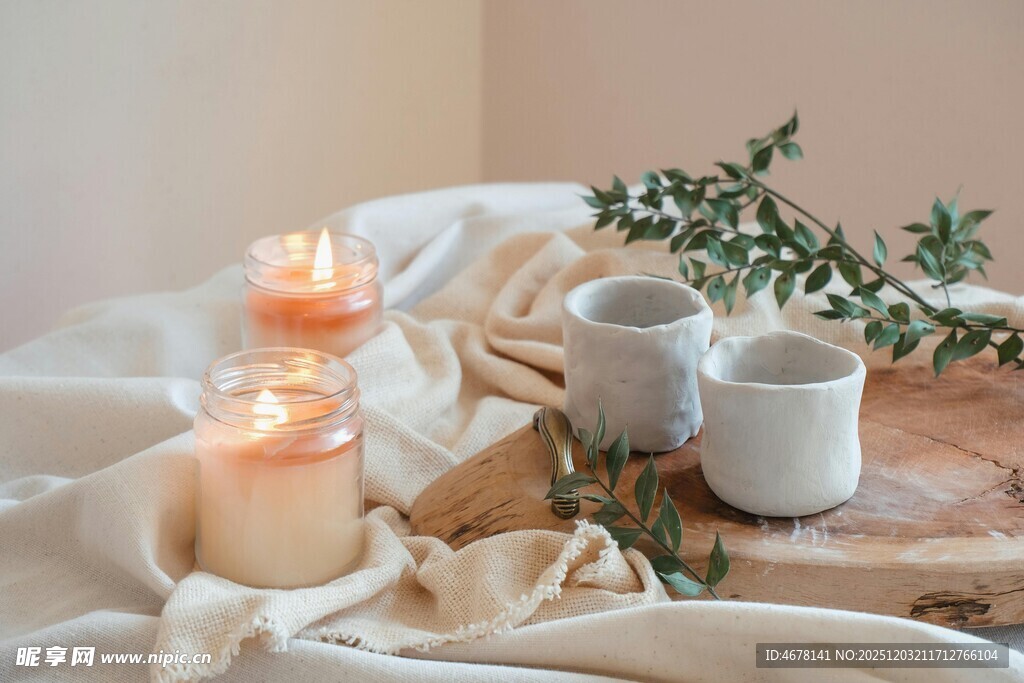 温馨烛光与绿植装饰摆件