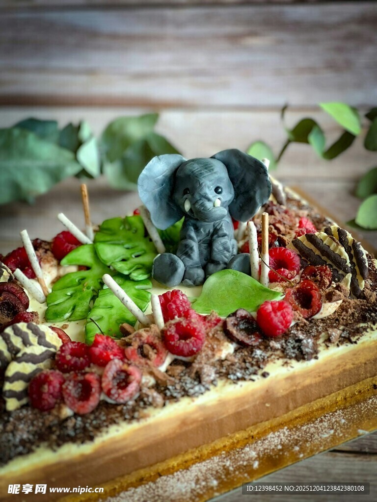 创意小象绿植蛋糕摆件