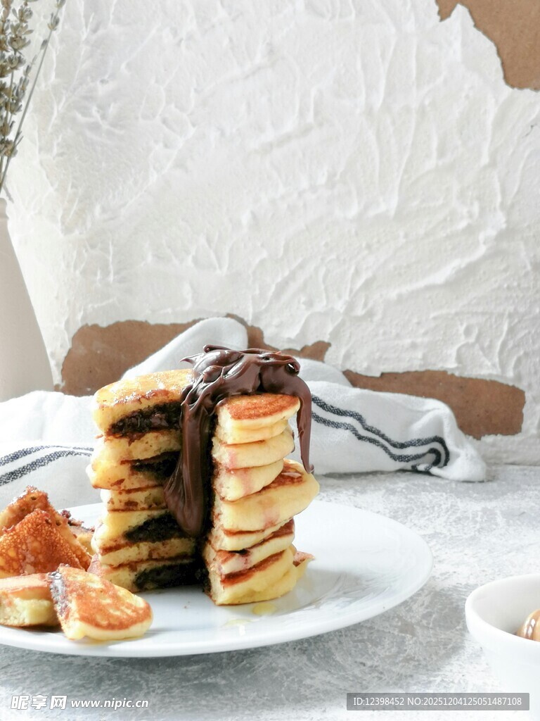 美味堆叠的多层煎饼