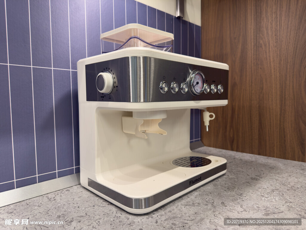 复古风格意式浓缩咖啡机