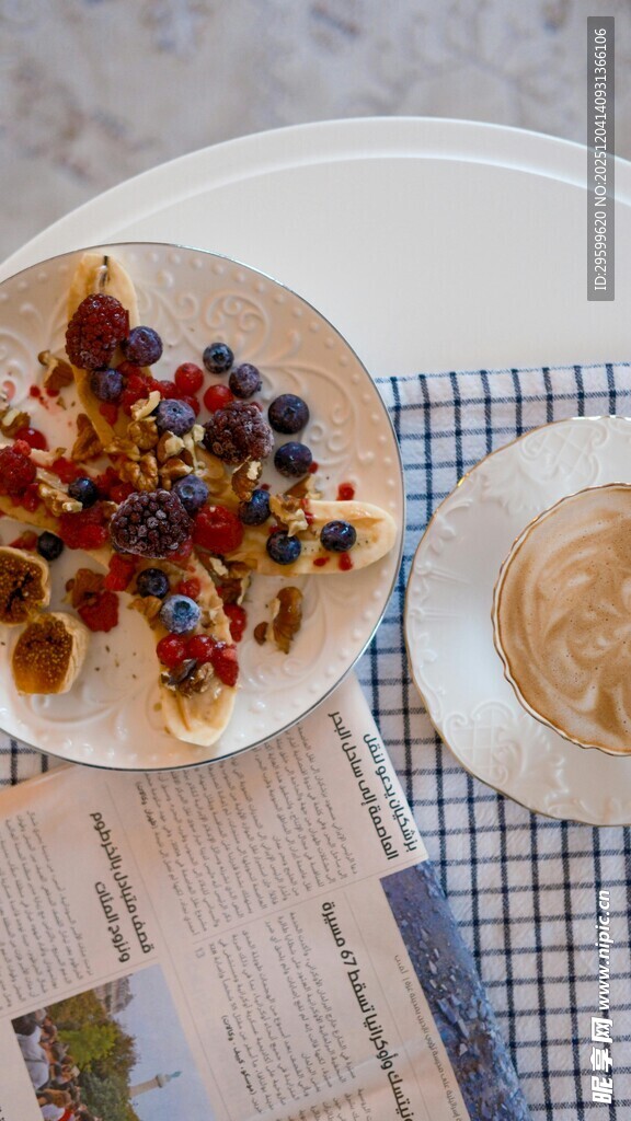 美味华夫饼搭配新鲜水果
