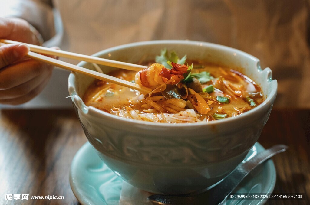 美味拉面诱人品尝