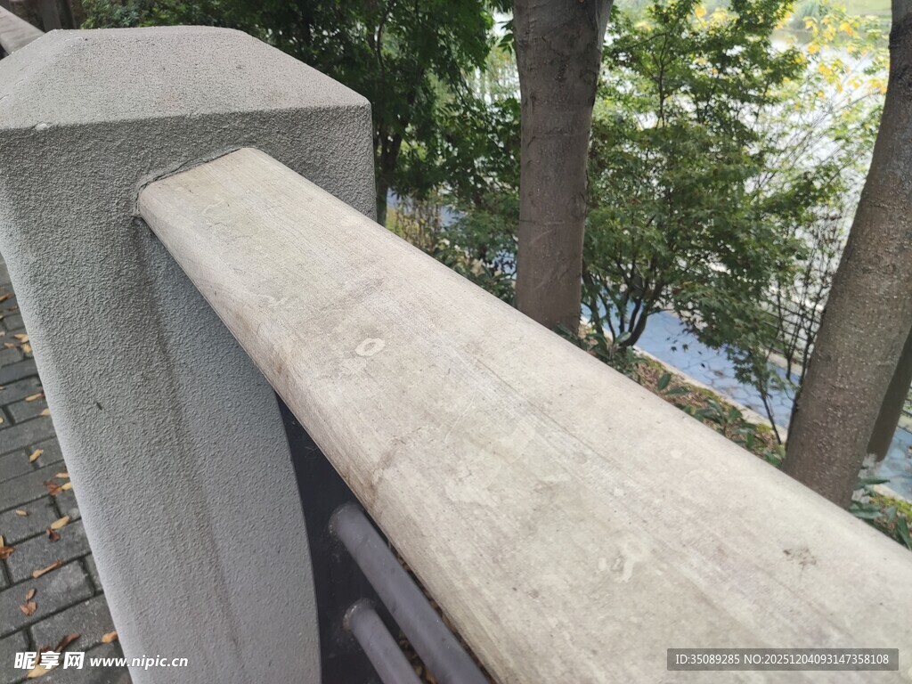 户外木质栏杆景观