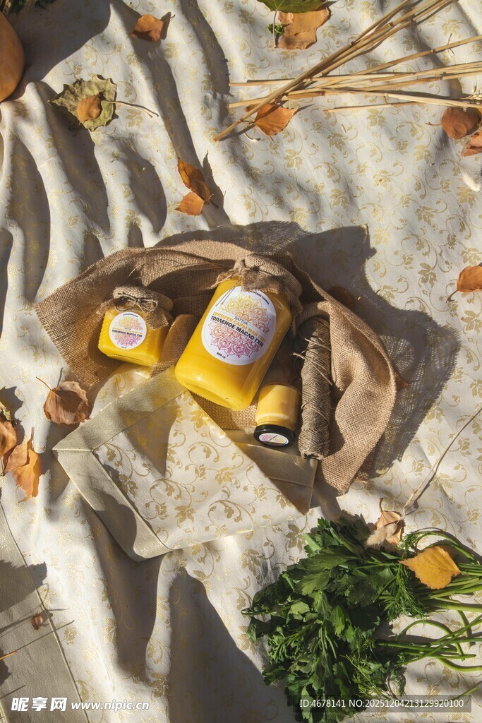 户外野餐场景与美味食物