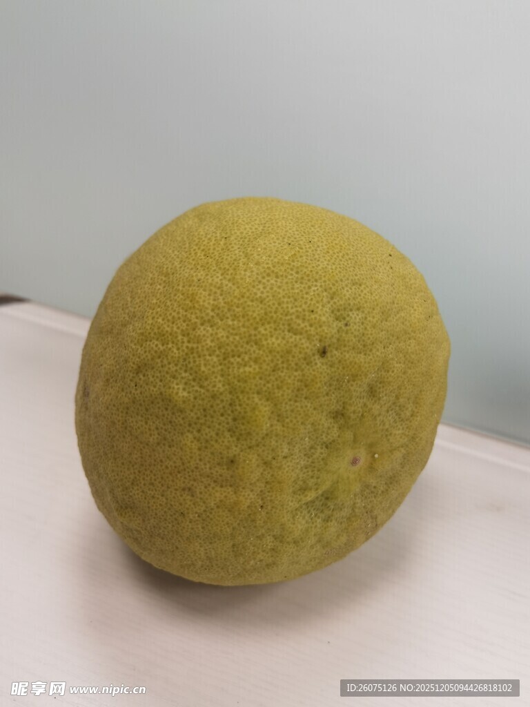 黄色圆润柚子特写