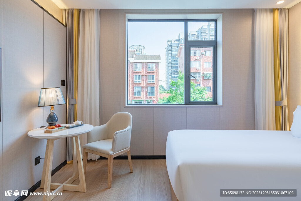 现代简约风温馨卧室空间