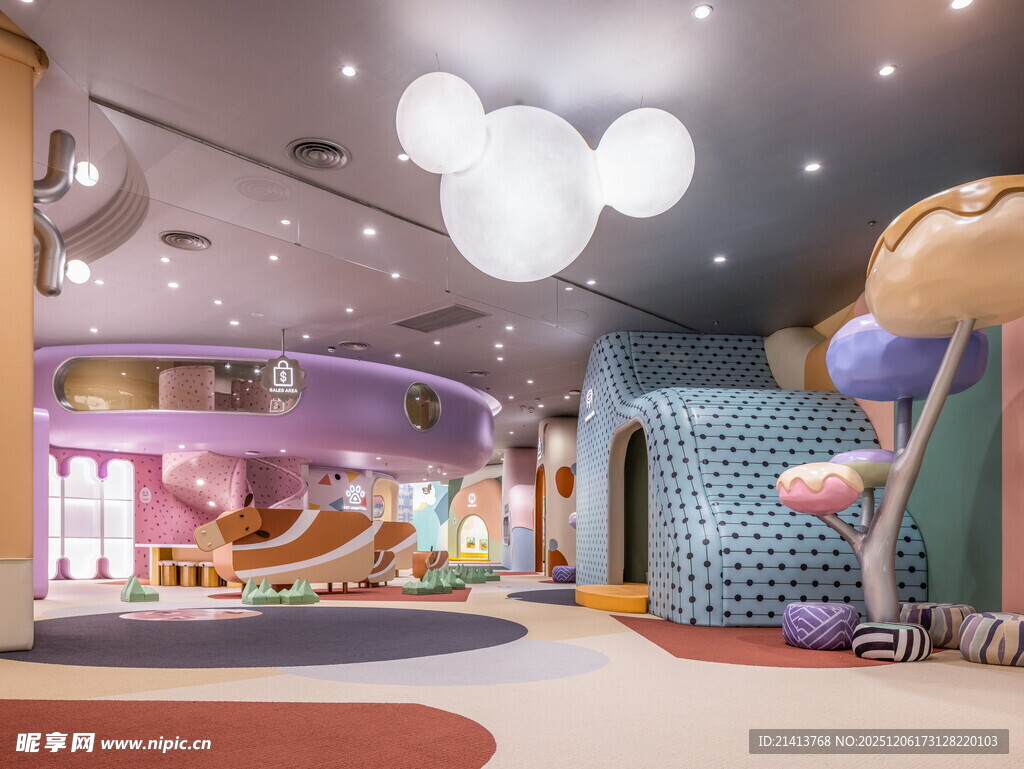 儿童游乐室内梦幻场景