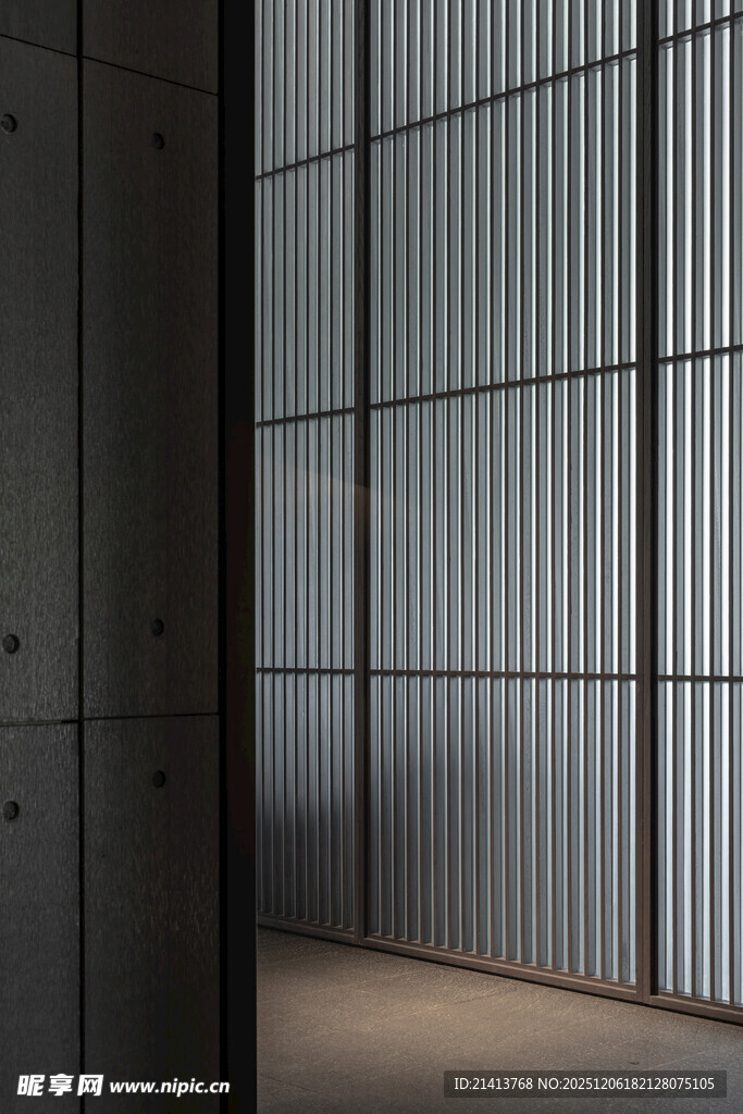 现代简约风格室内金属隔断