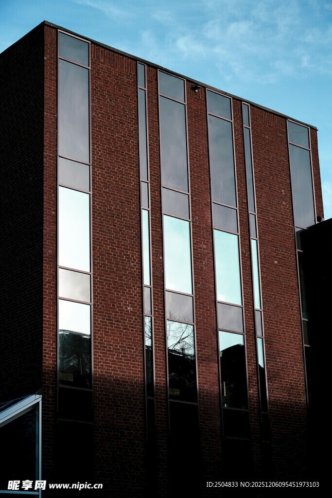 现代风格砖砌建筑外观