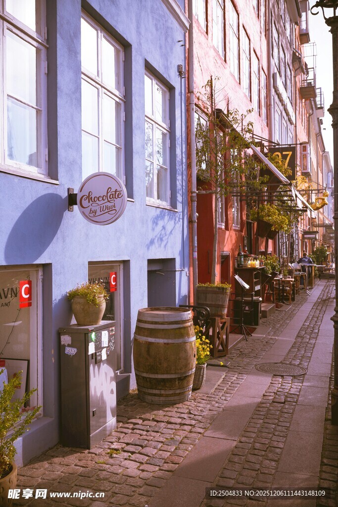  洲风情的街道商铺景观