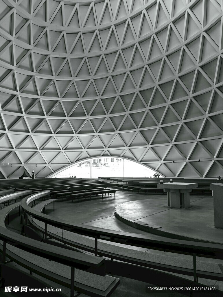 现代几何结构建筑内部空间