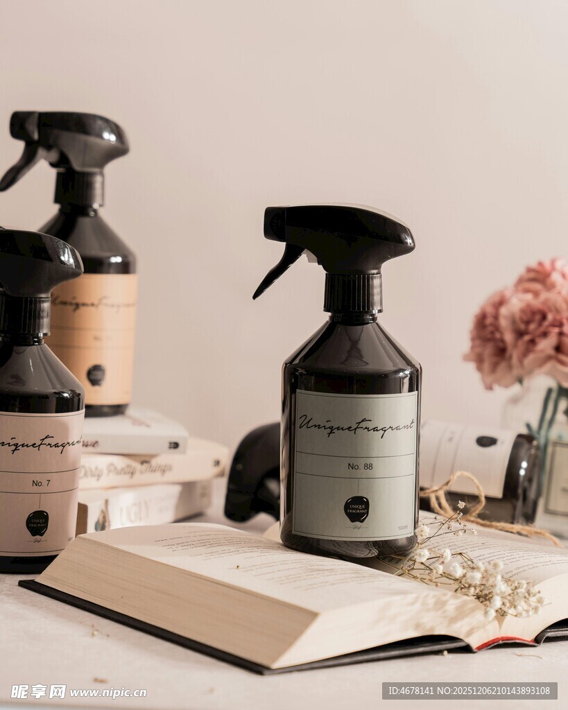 精致家居清洁喷雾用品展示