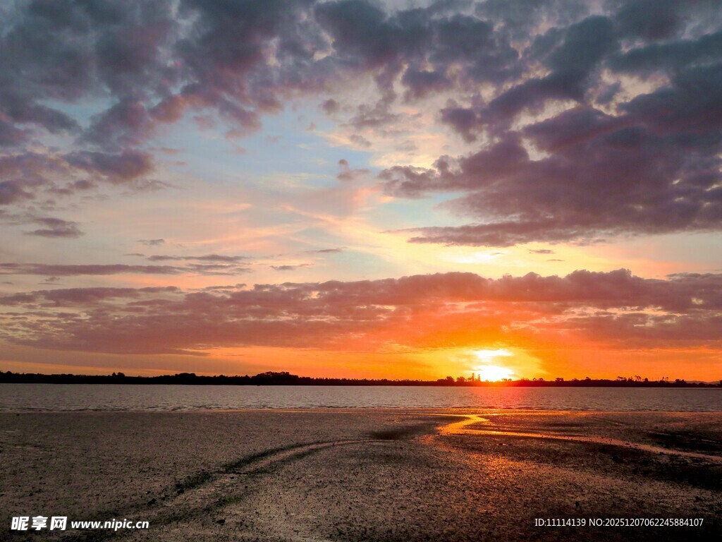 海边壮丽日落美景