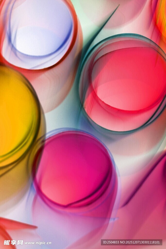 多彩颜料杯特写