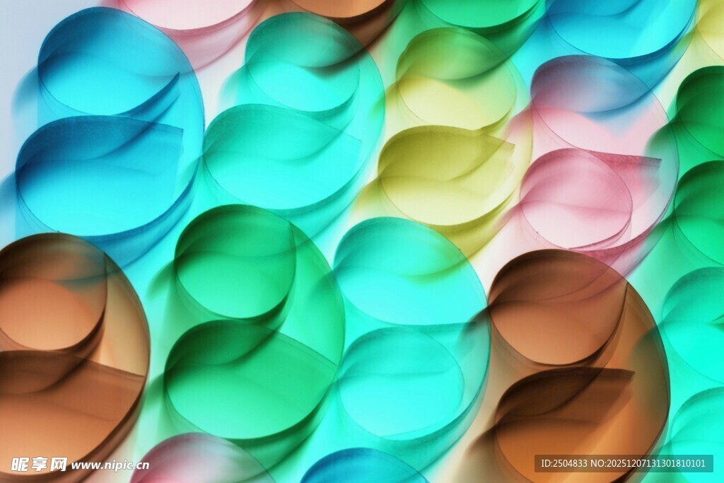 多彩圆形物件排列展示