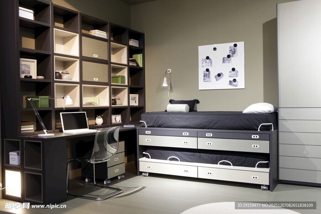 现代简约风格书房一角