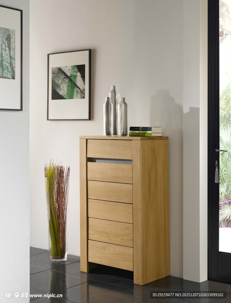 简约木质三斗柜家居摆件