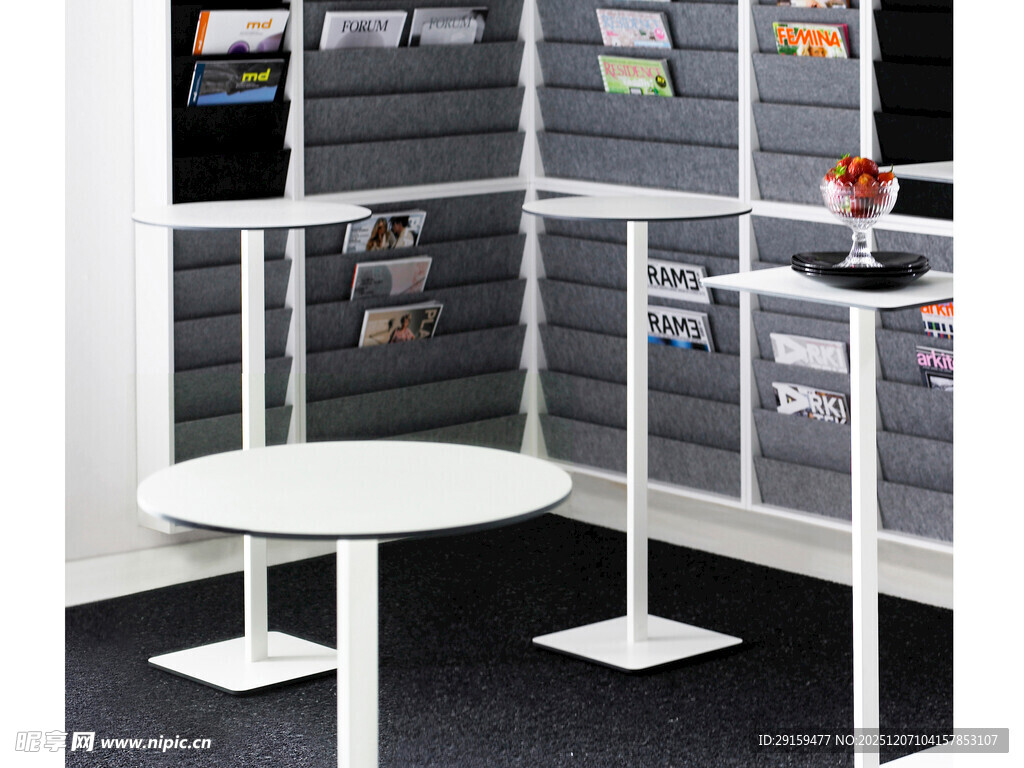 现代简约风格白色圆桌展架