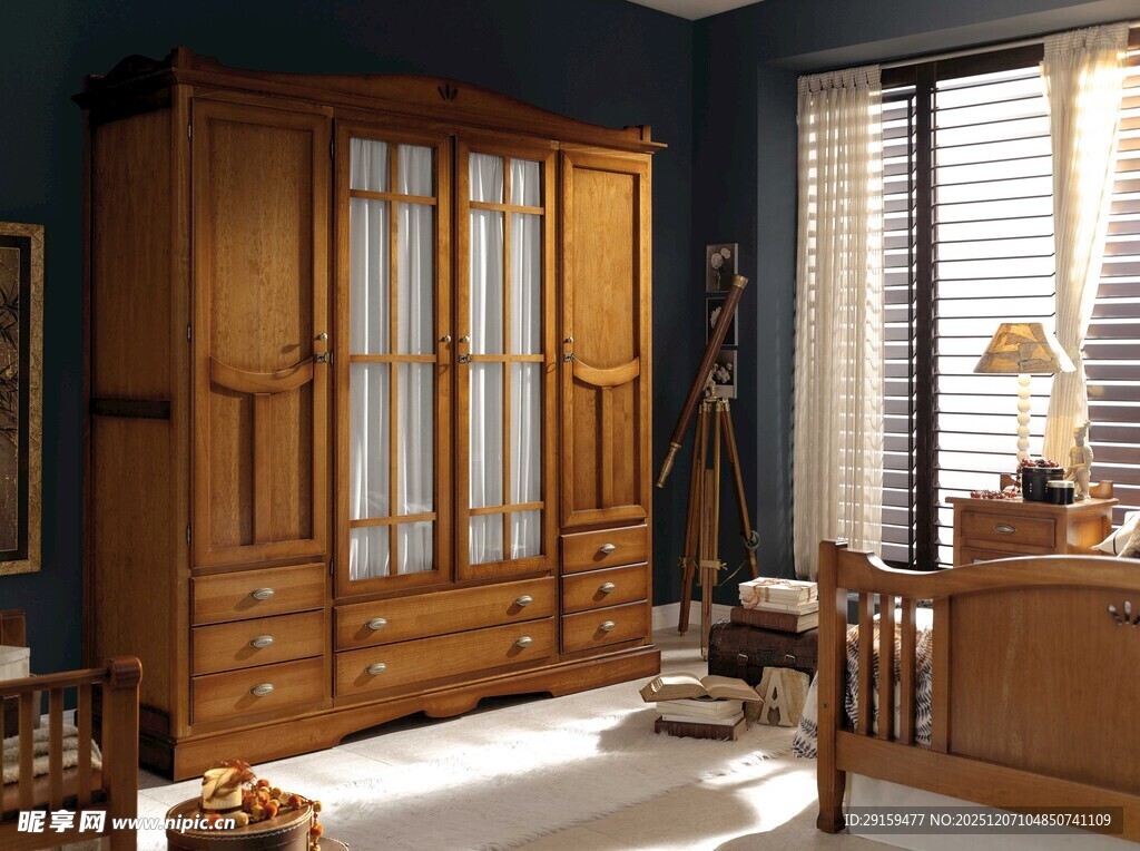 实木衣柜装点温馨卧室