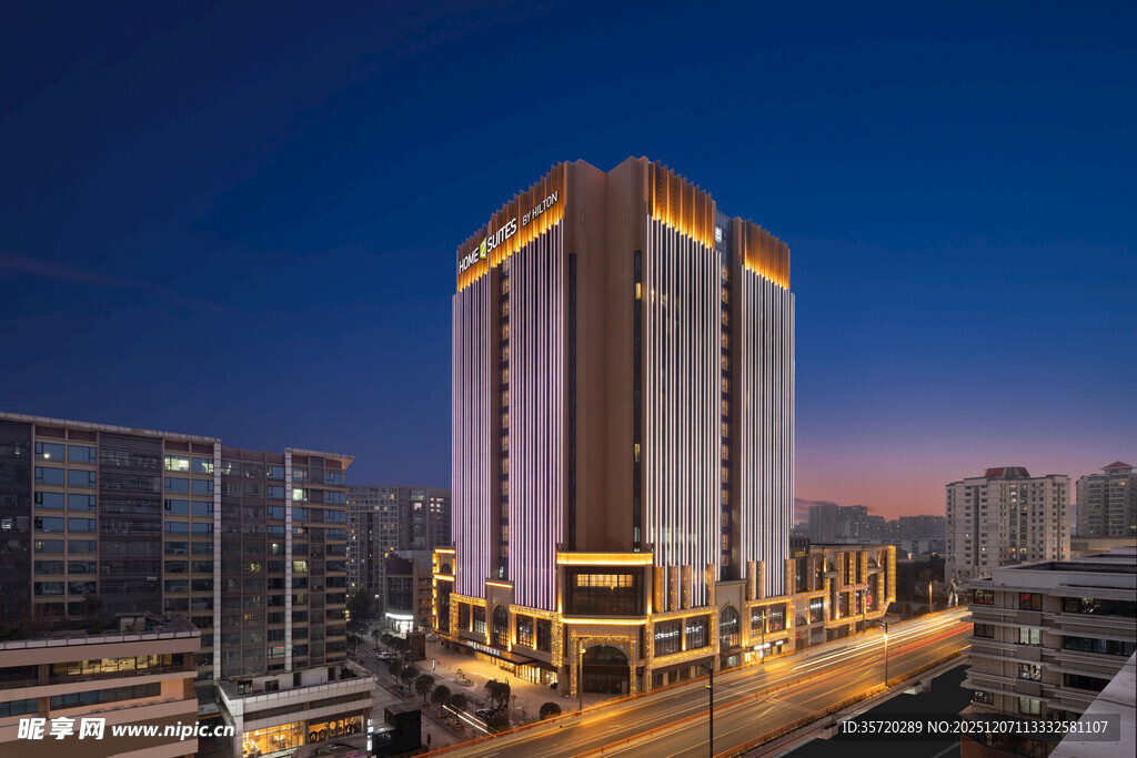 城市高楼夜景靓丽风采