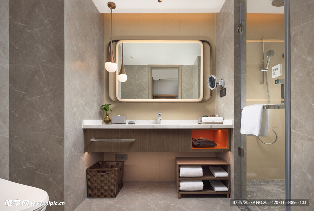 现代简约风浴室设计