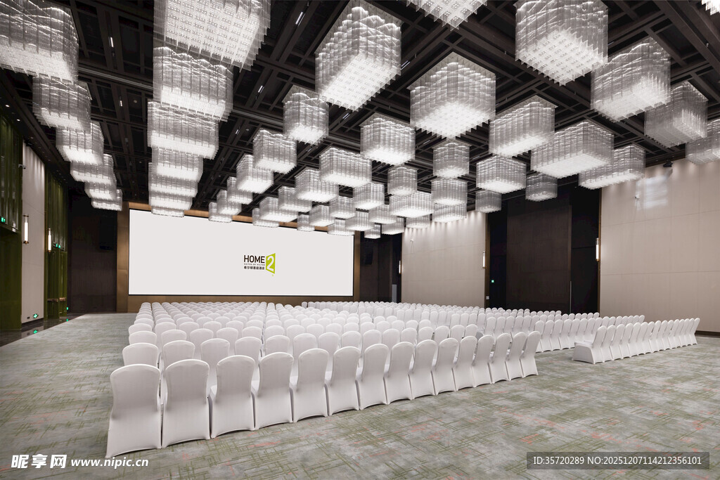 现代简约风格的空旷会议室