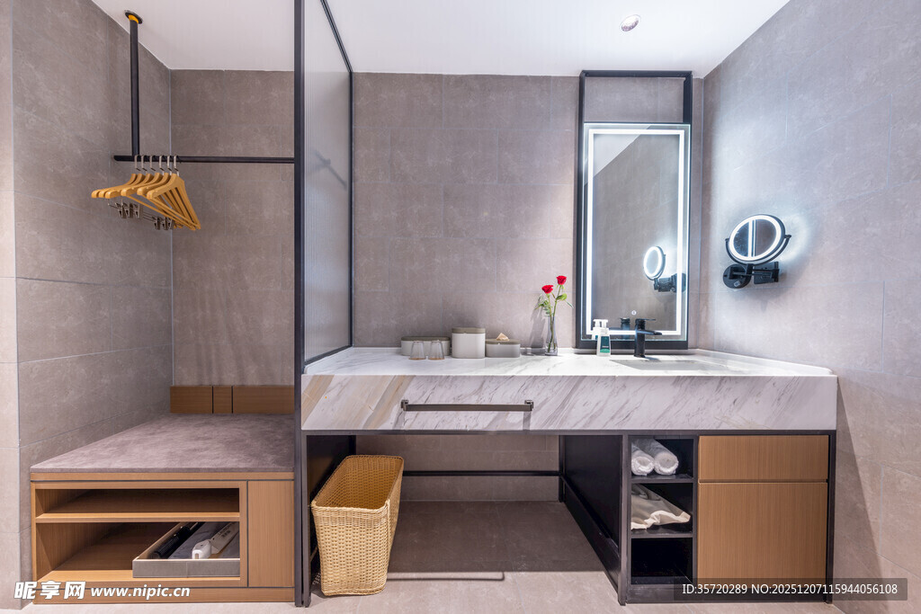 现代简约风格浴室空间