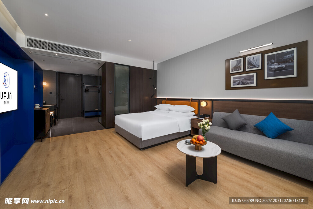 现代简约风格温馨卧室