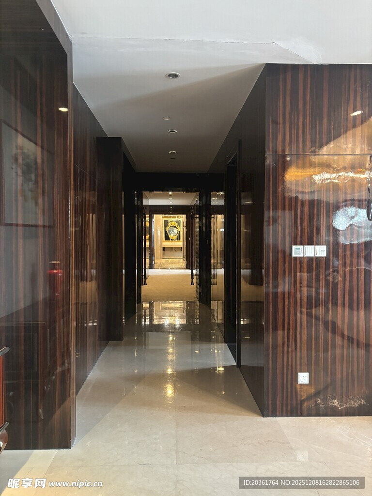 现代风格精致走廊空间