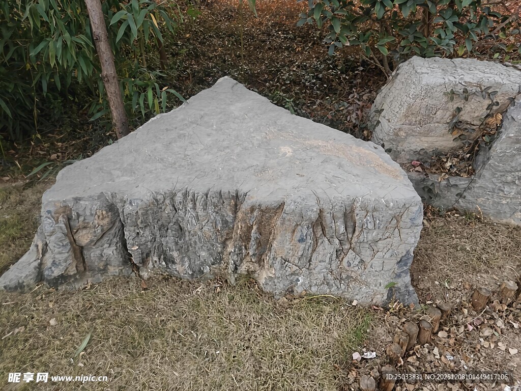 户外天然景观石