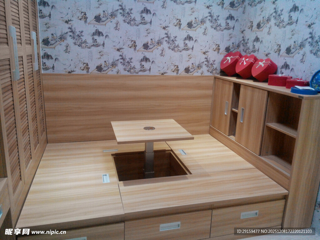 简约木质多功能榻榻米空间