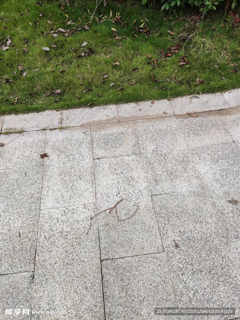 户外灰色石质地面纹理