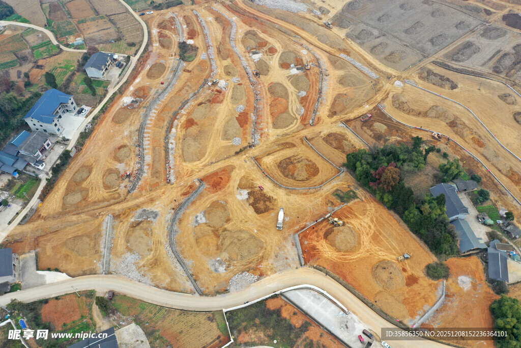 俯瞰多彩工地施工现场