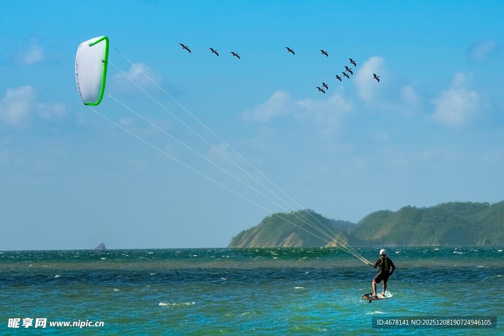 海上风筝冲浪者